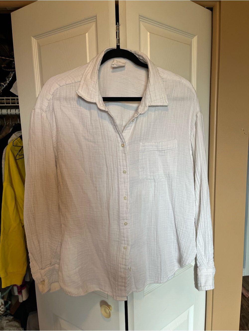 GAP Women’s White Casual Button-Down Shirt